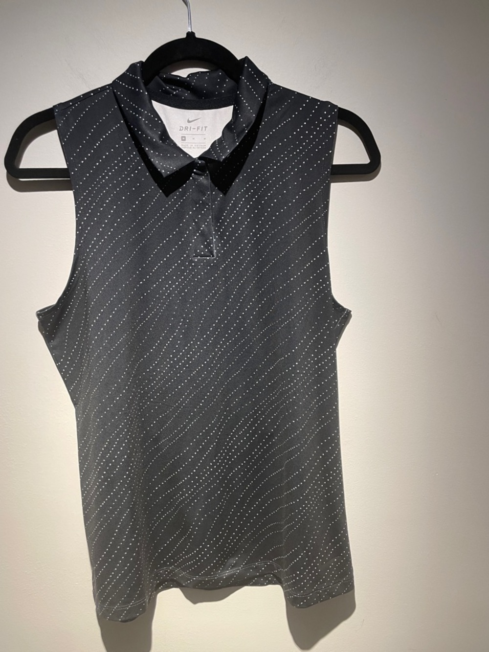 Nike Women’s DRI-FIT Black and White Golf Shirt - Picture 3 of 10